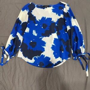 Banana Republic Blue & White Floral Tie-Sleeve Top